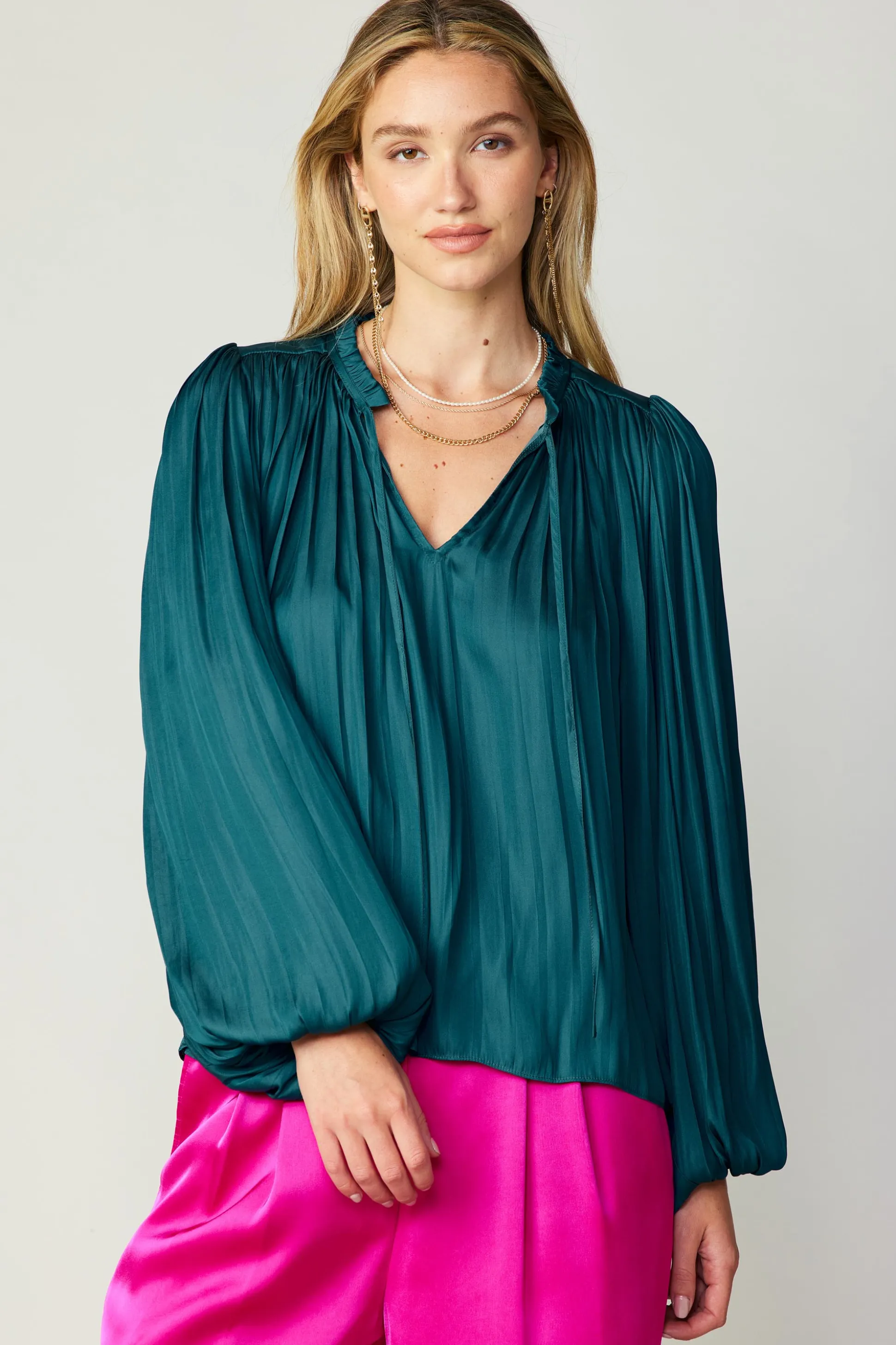 Pleated Puffed Sleeve Blouse<Current Air Outlet