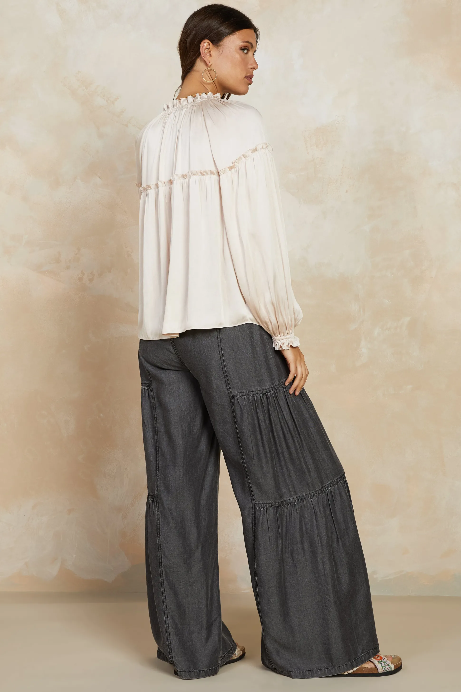 Picot Ruffled Blouse<Current Air Best