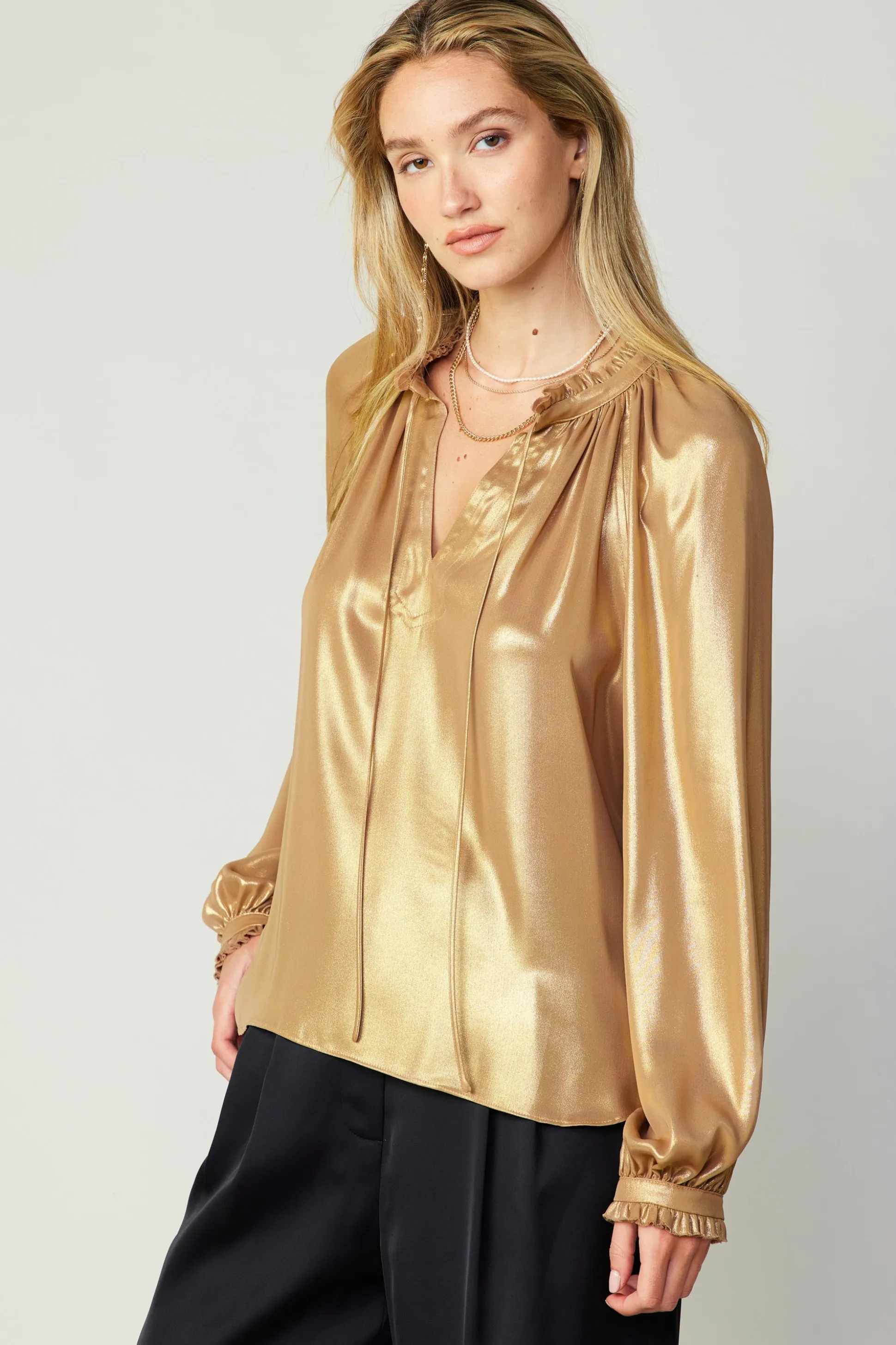 Lustrous Cuffed Blouse<Current Air Clearance