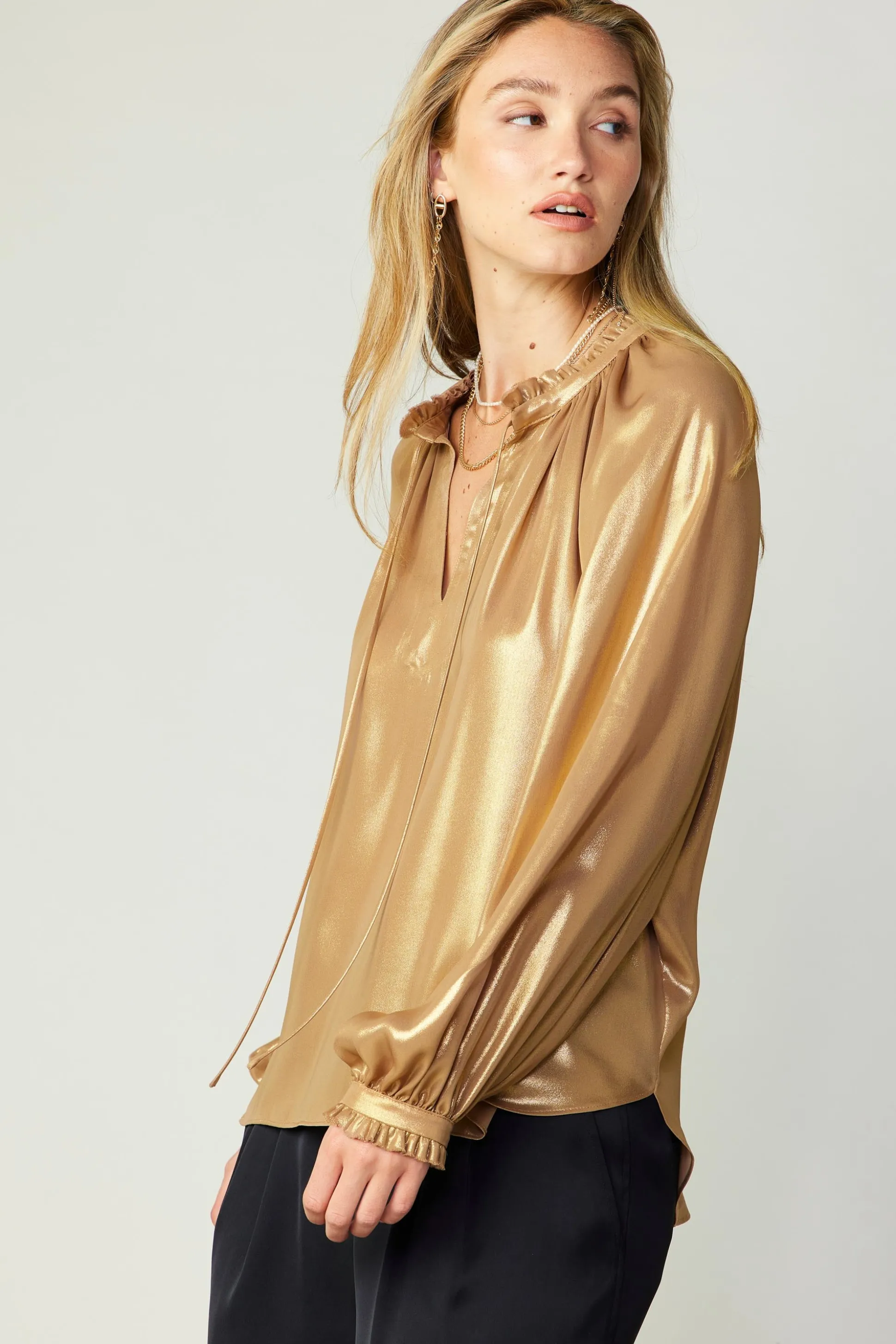 Lustrous Cuffed Blouse<Current Air Clearance