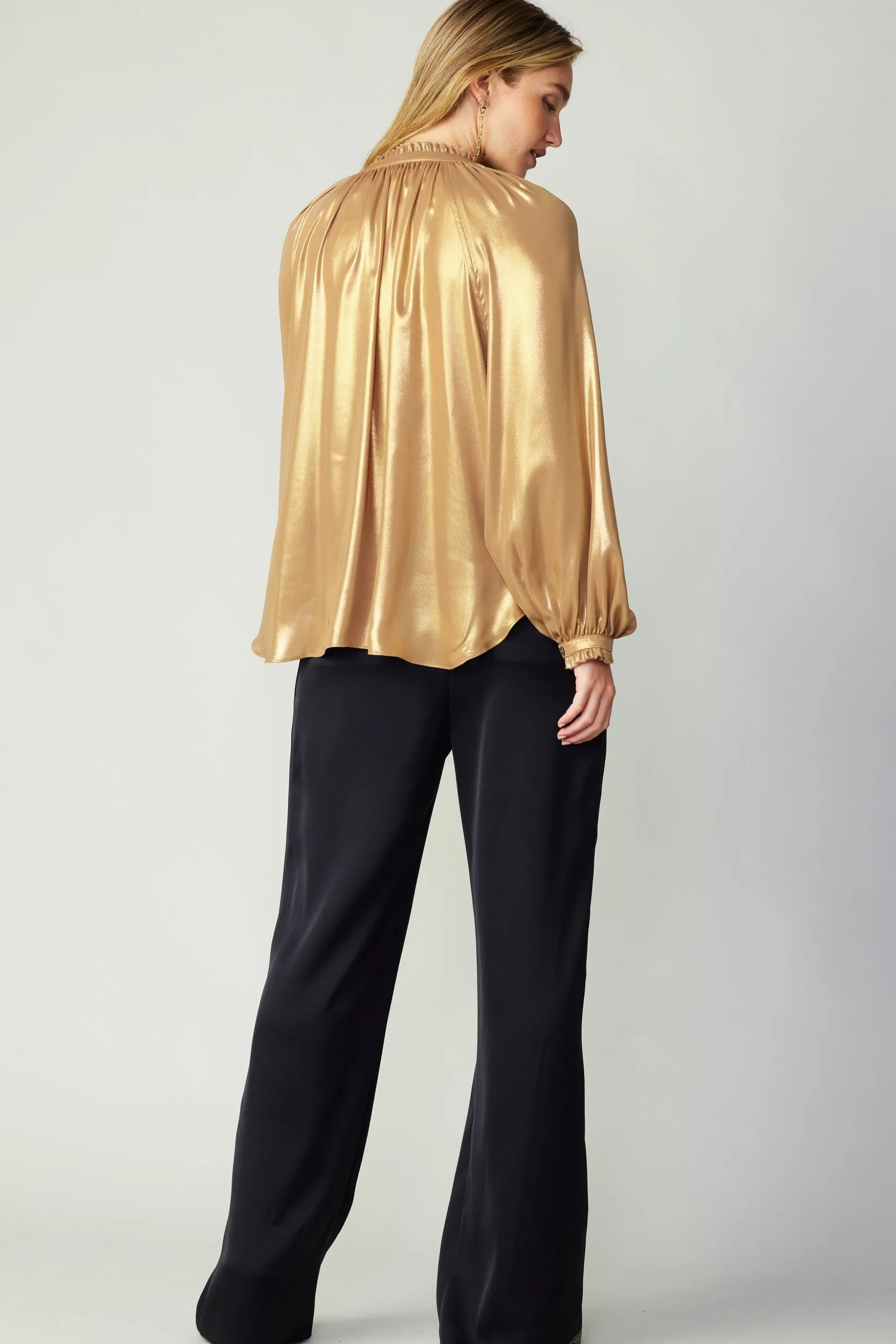 Lustrous Cuffed Blouse<Current Air Clearance