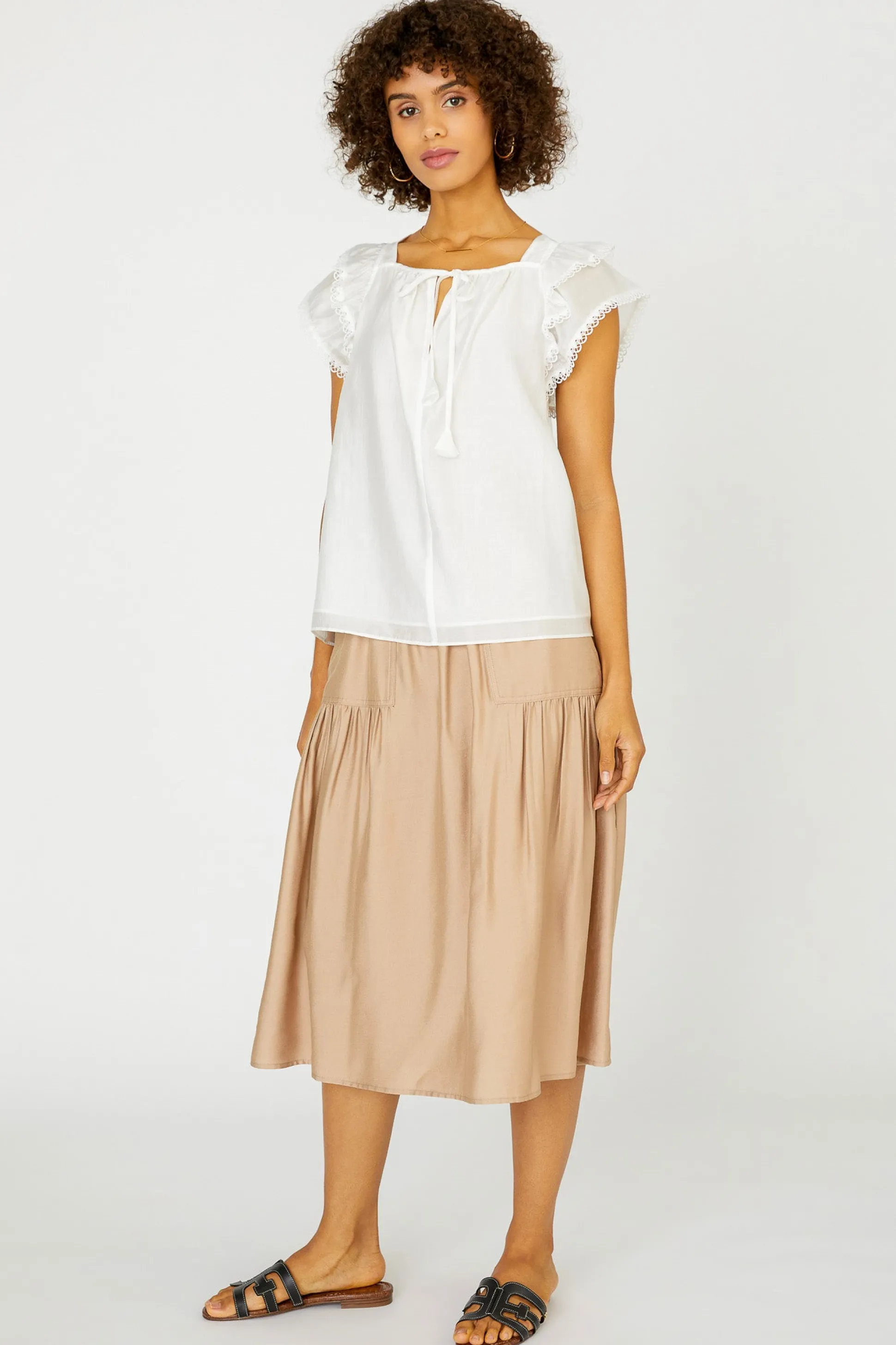 Peekaboo Flutter Sleeve Top<Current Air Outlet