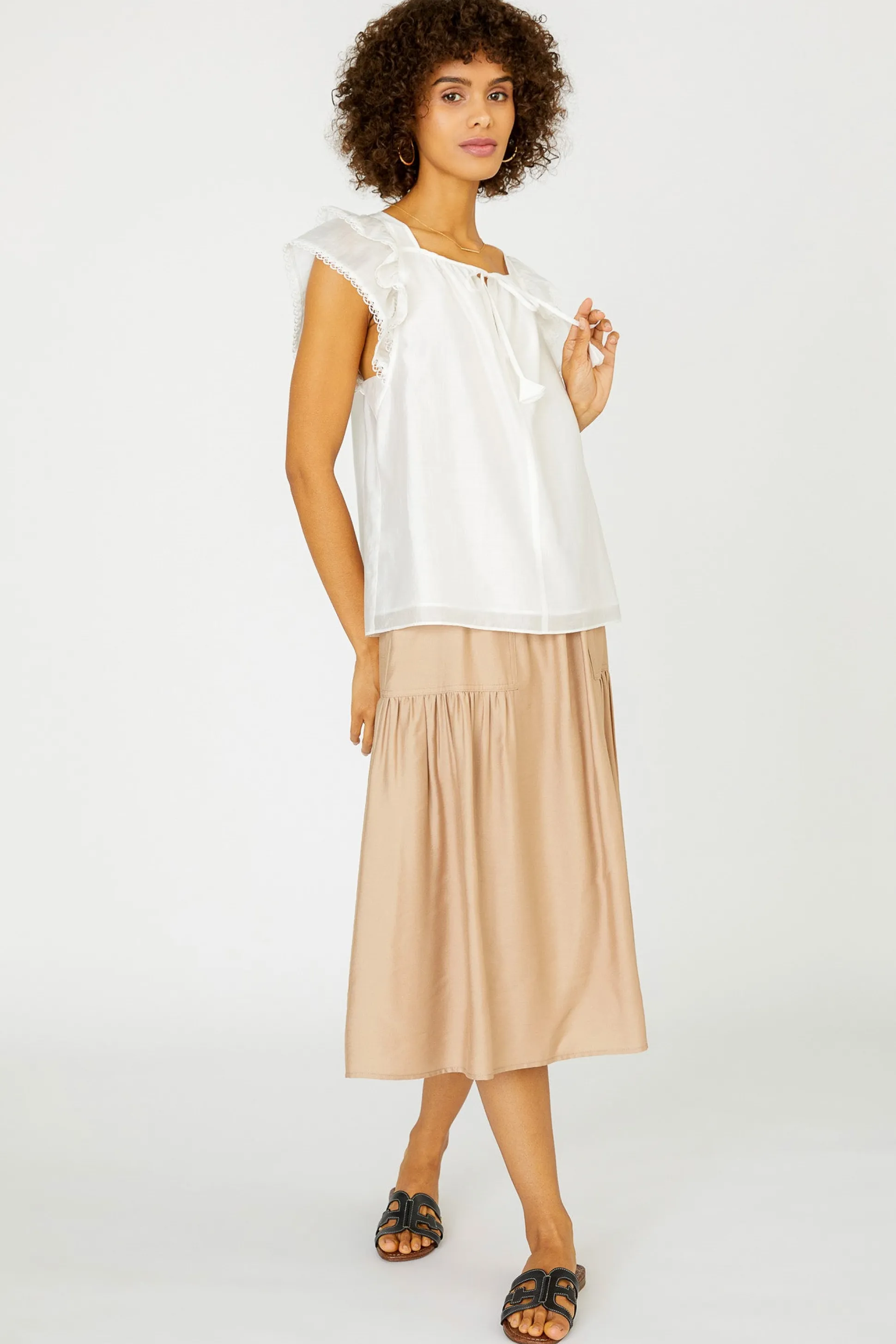 Peekaboo Flutter Sleeve Top<Current Air Outlet