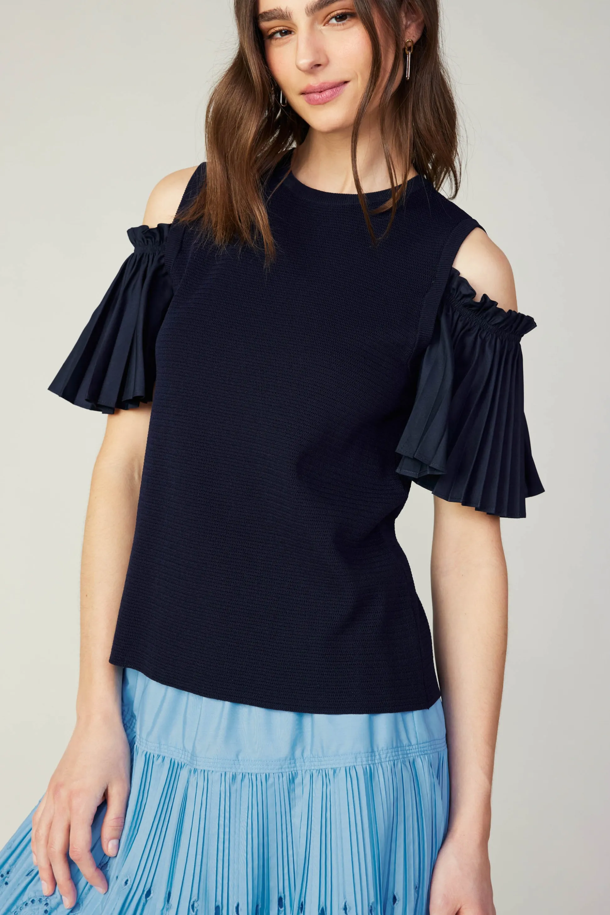 Cold Shoulder Pleated Top<Current Air Outlet