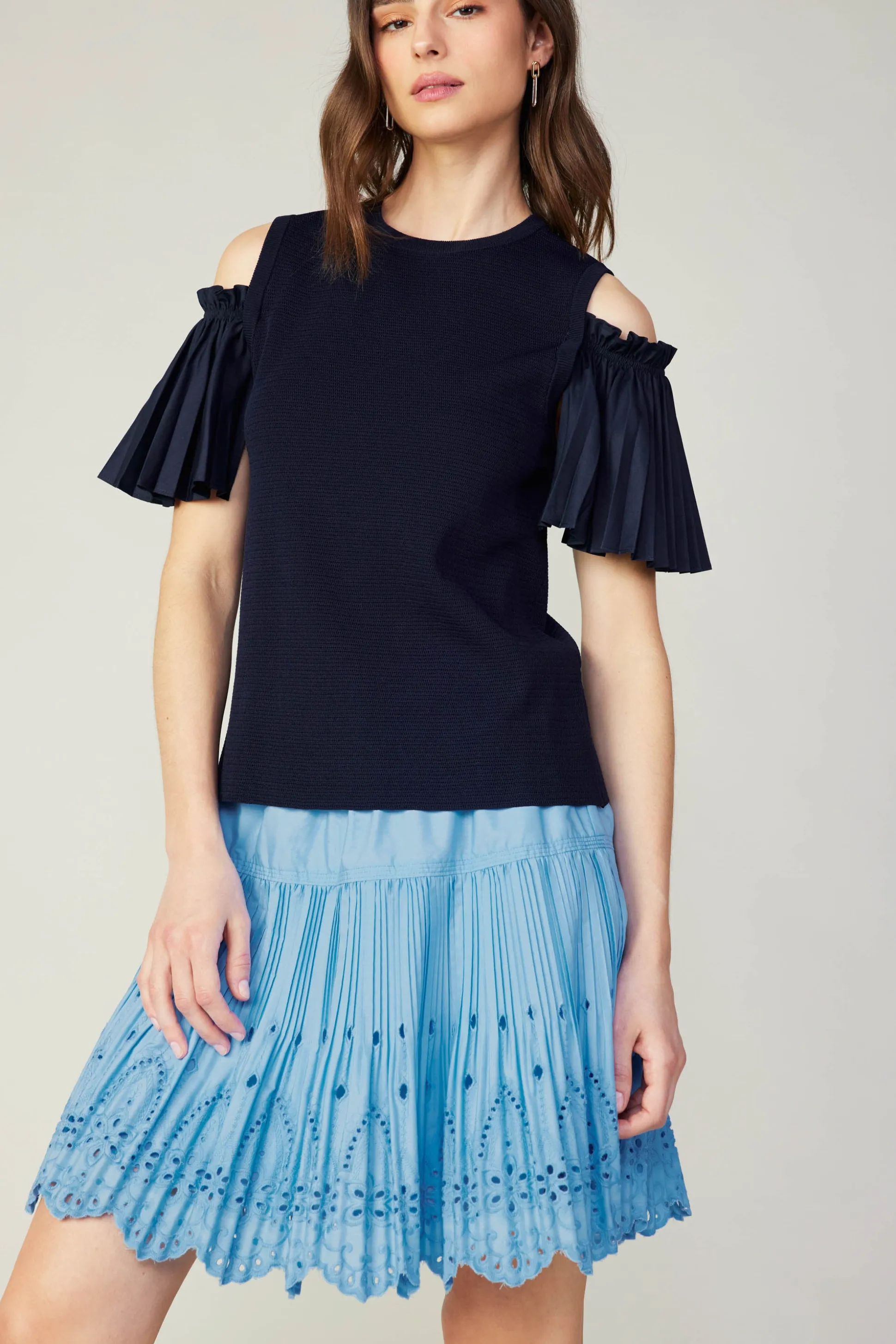 Cold Shoulder Pleated Top<Current Air Outlet