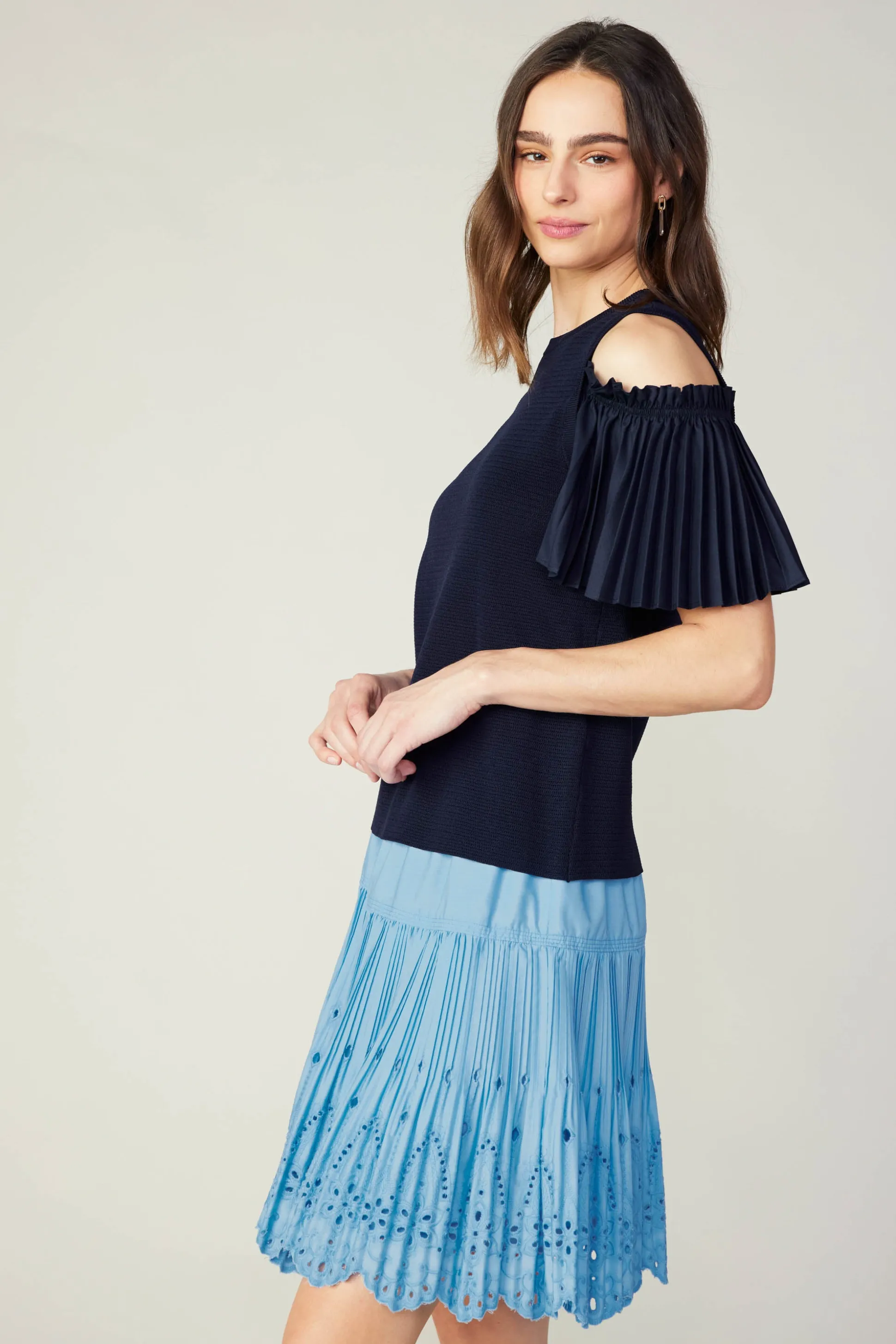 Cold Shoulder Pleated Top<Current Air Outlet