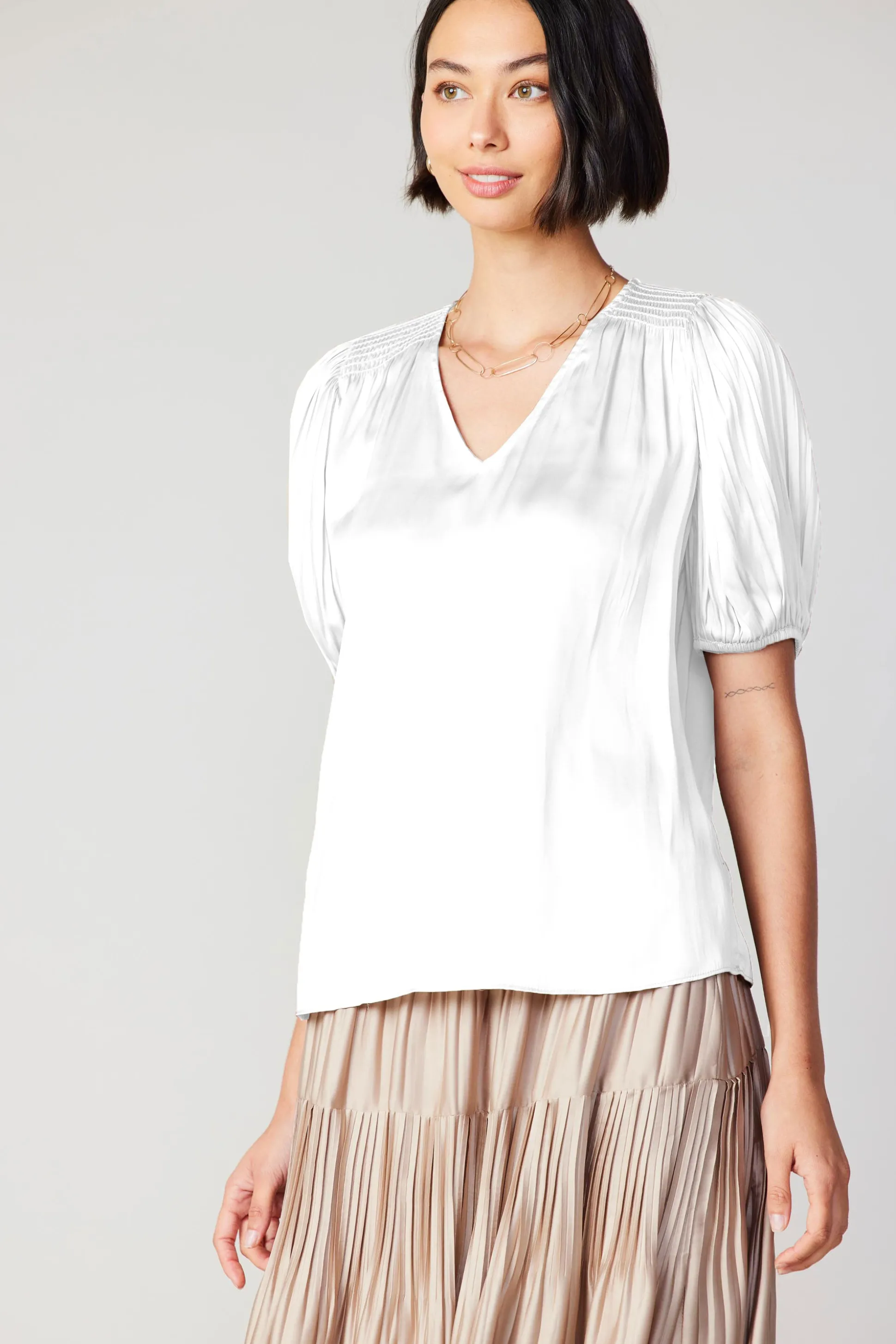 Cuffed Pleated Yoke Top<Current Air Clearance