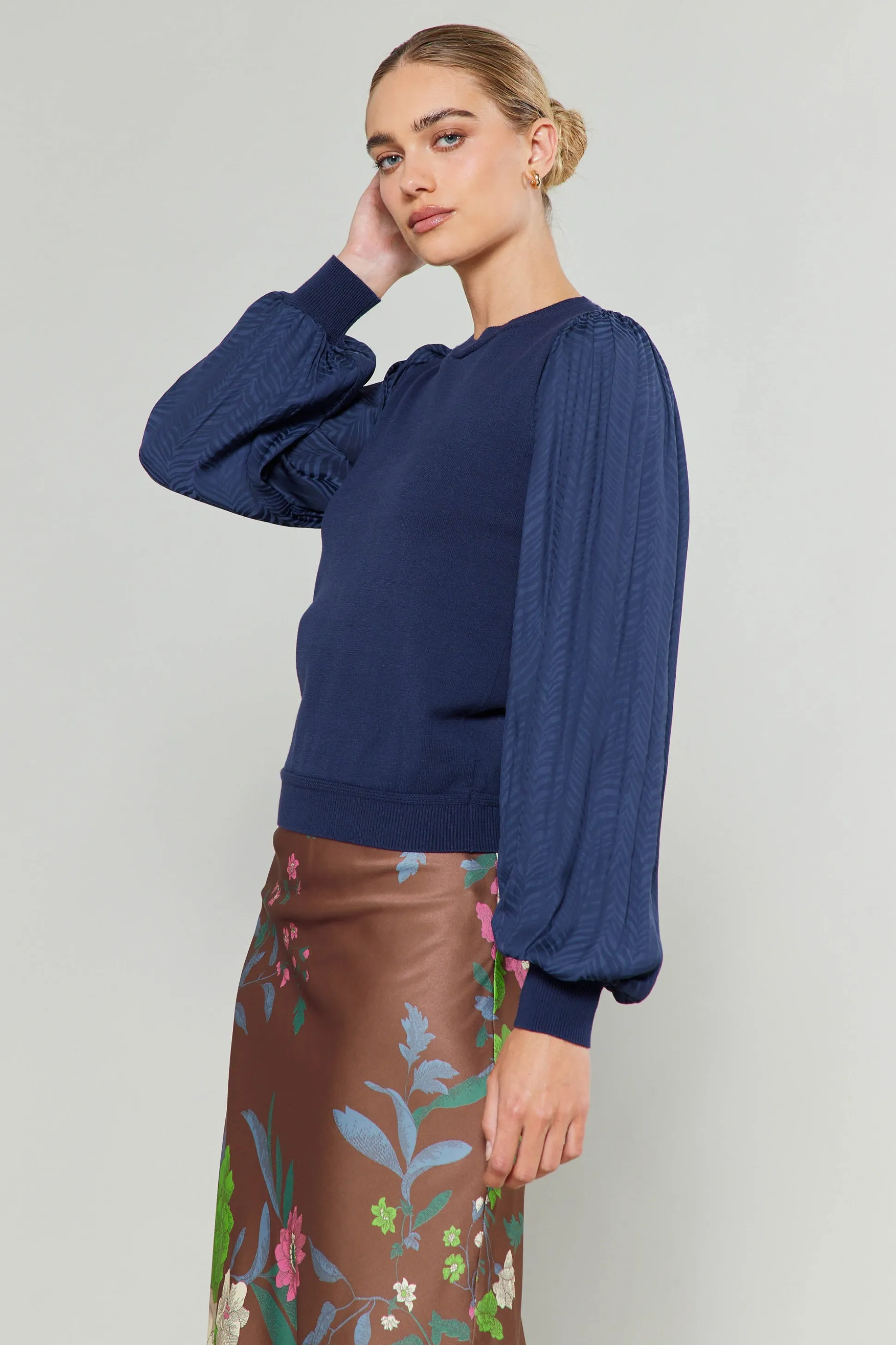 Contrast Sleeve Knit Top<Current Air Fashion