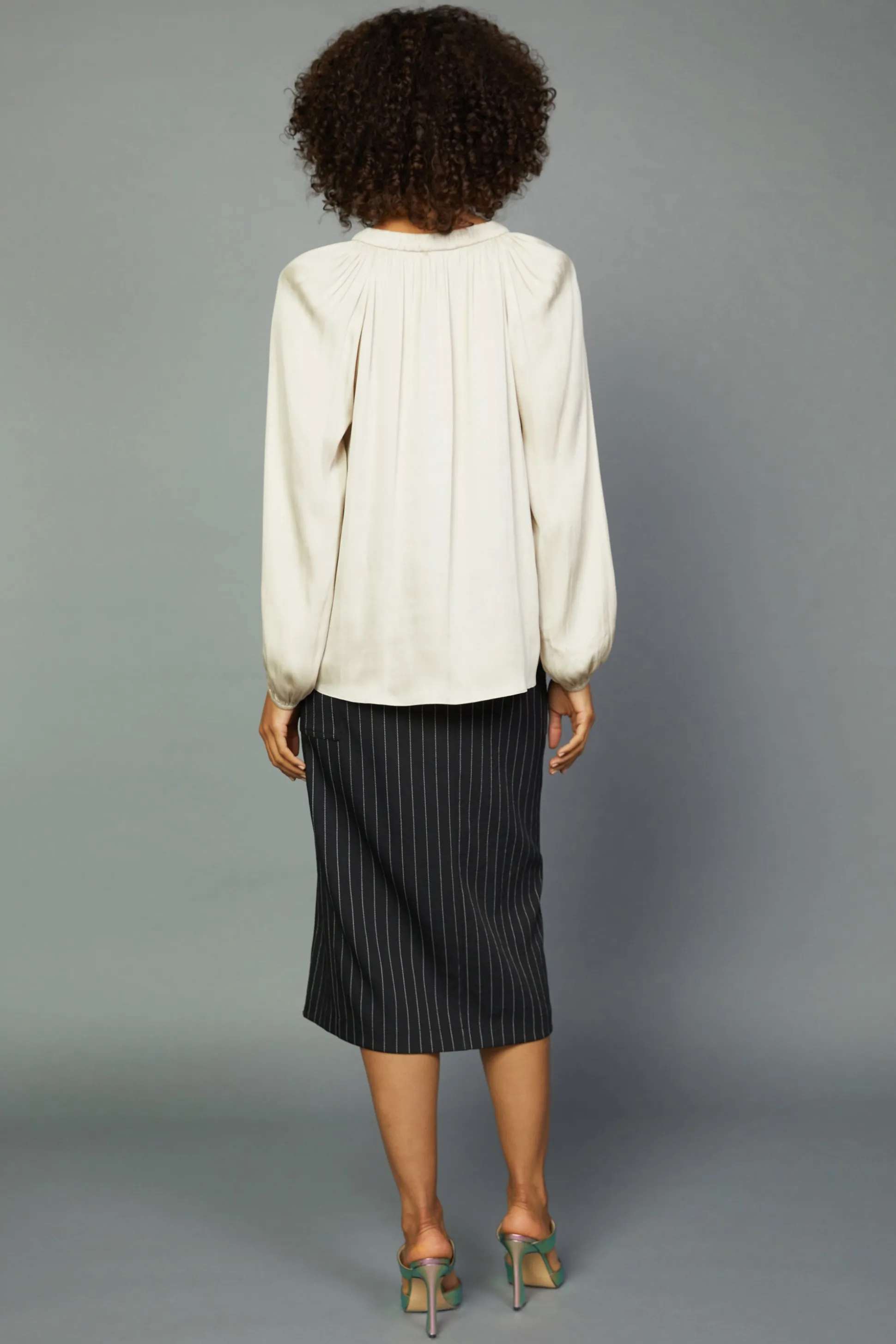 Gathered Bow Tie Blouse<Current Air New