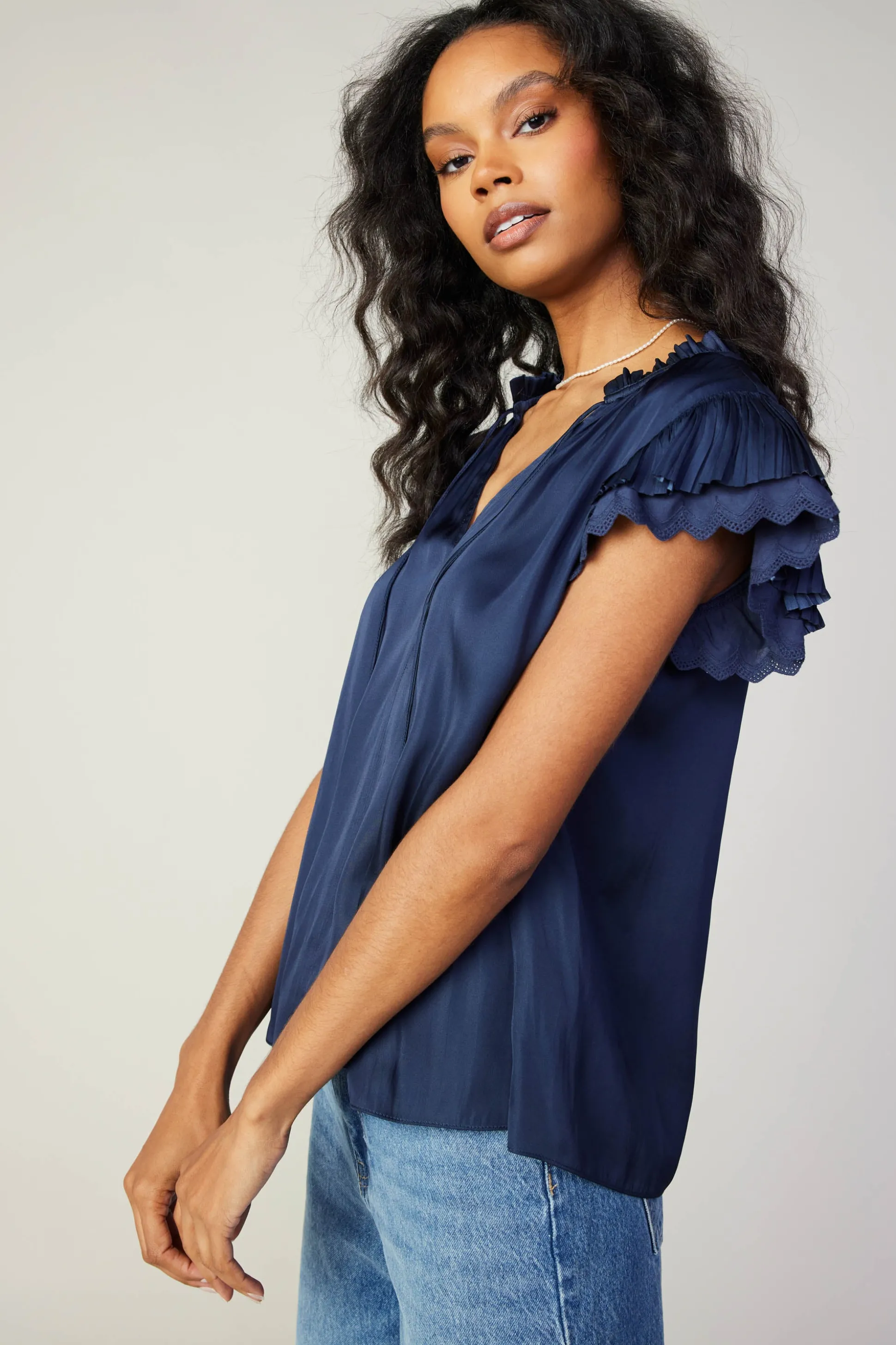 Layered Lace Sleeve Top<Current Air Discount