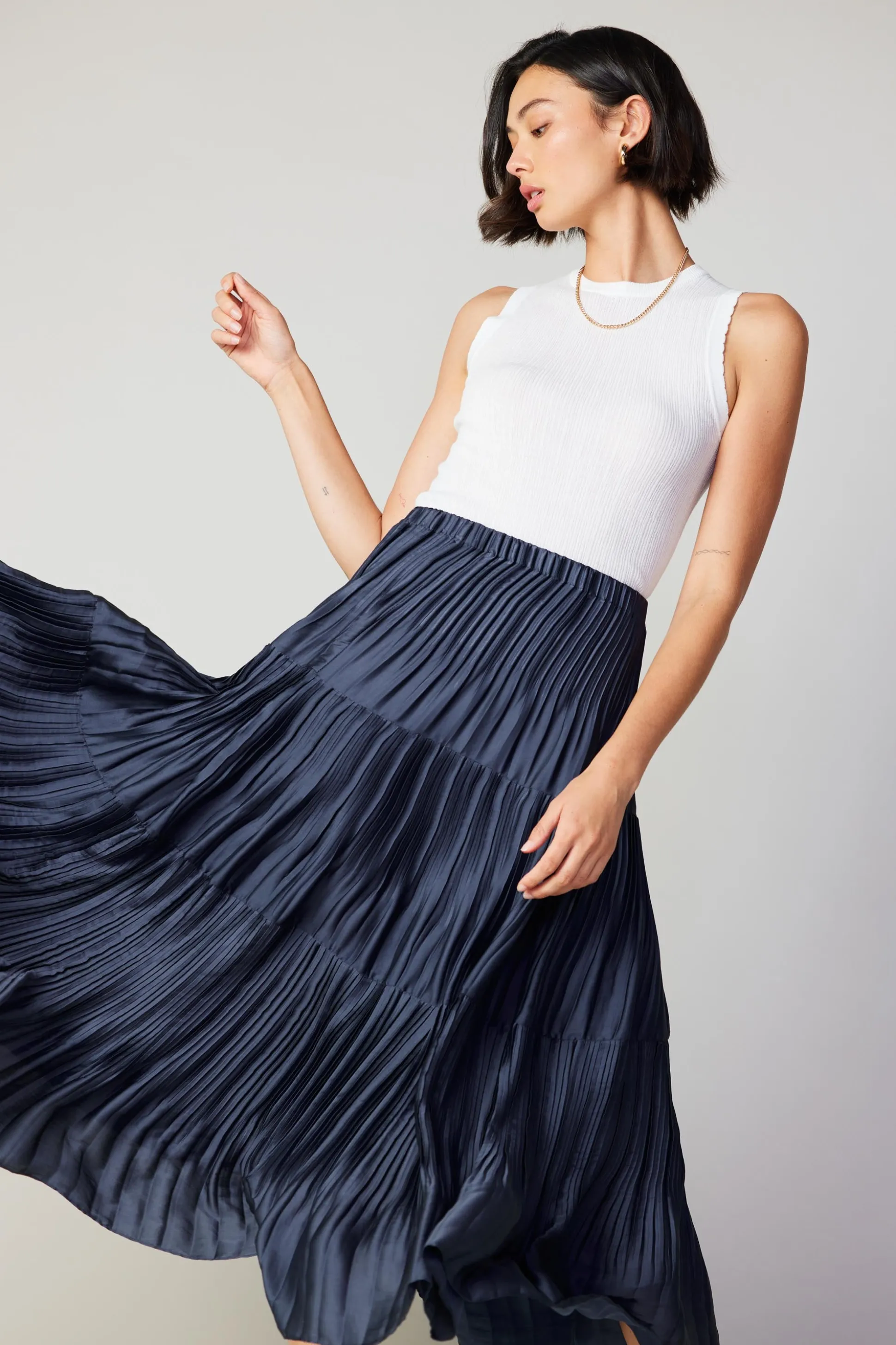 Pleated Tiered Midi Skirt<Current Air Fashion