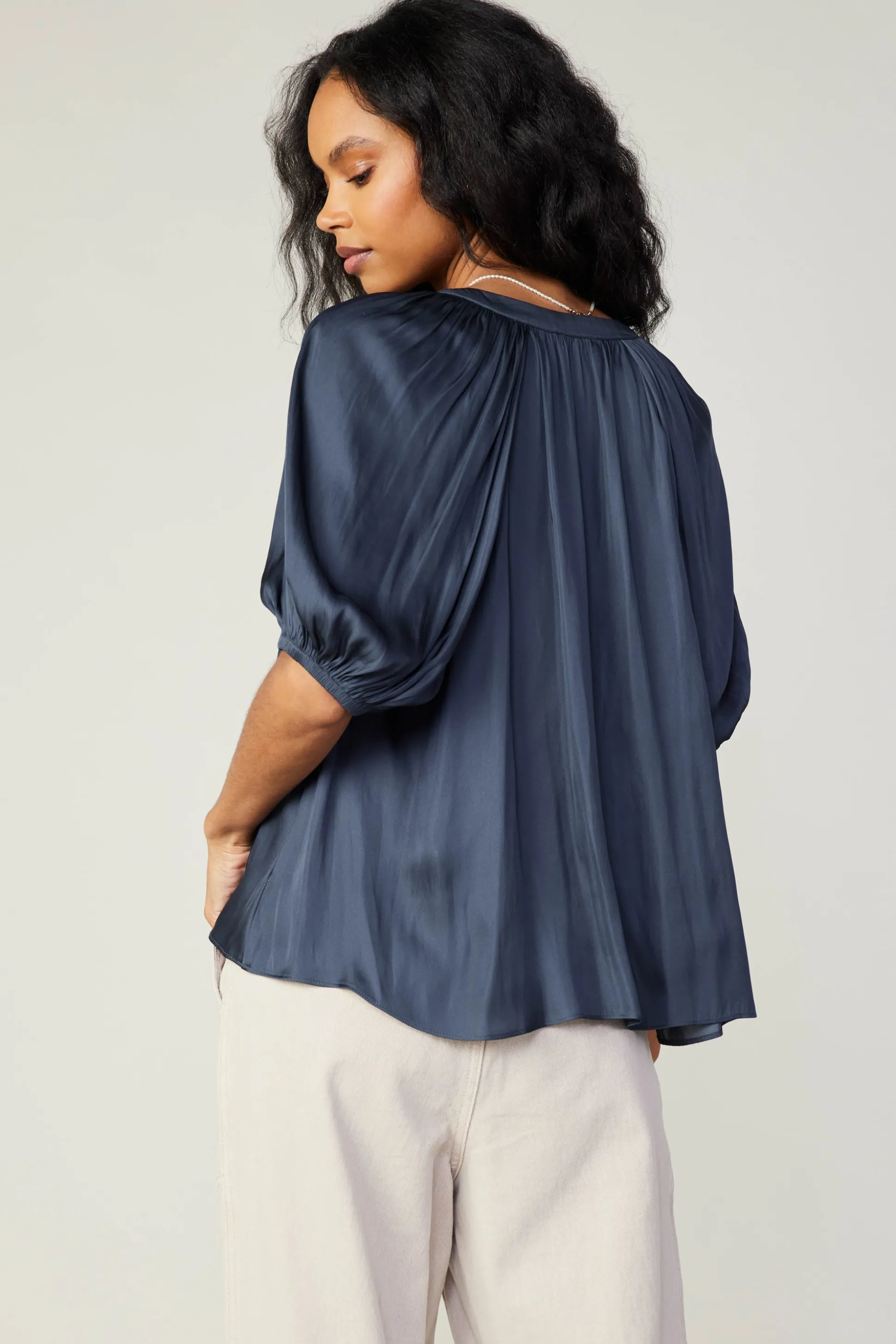 Gathered Neckline Blouse<Current Air Clearance