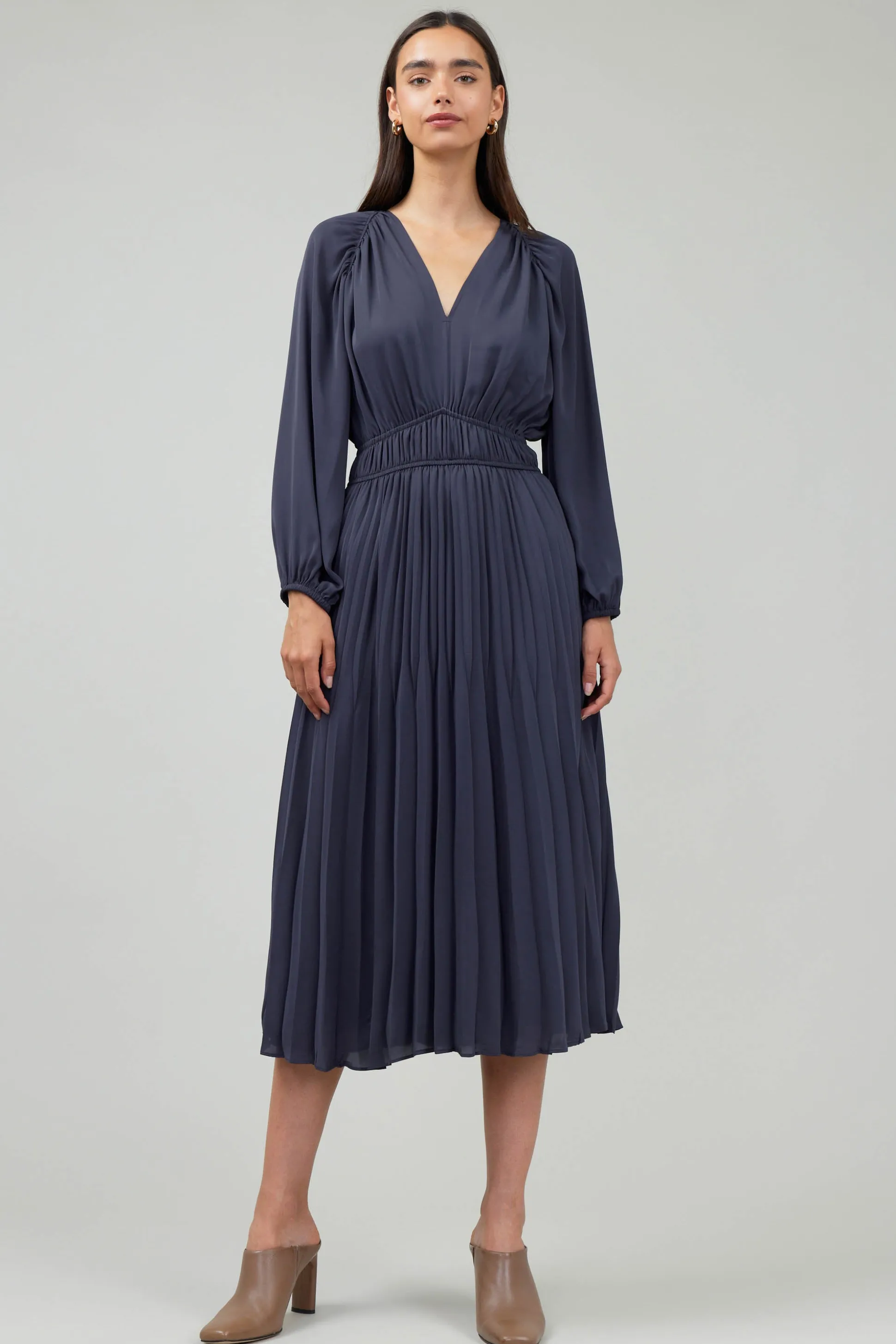 Smocked Vneck Midi Dress<Current Air New