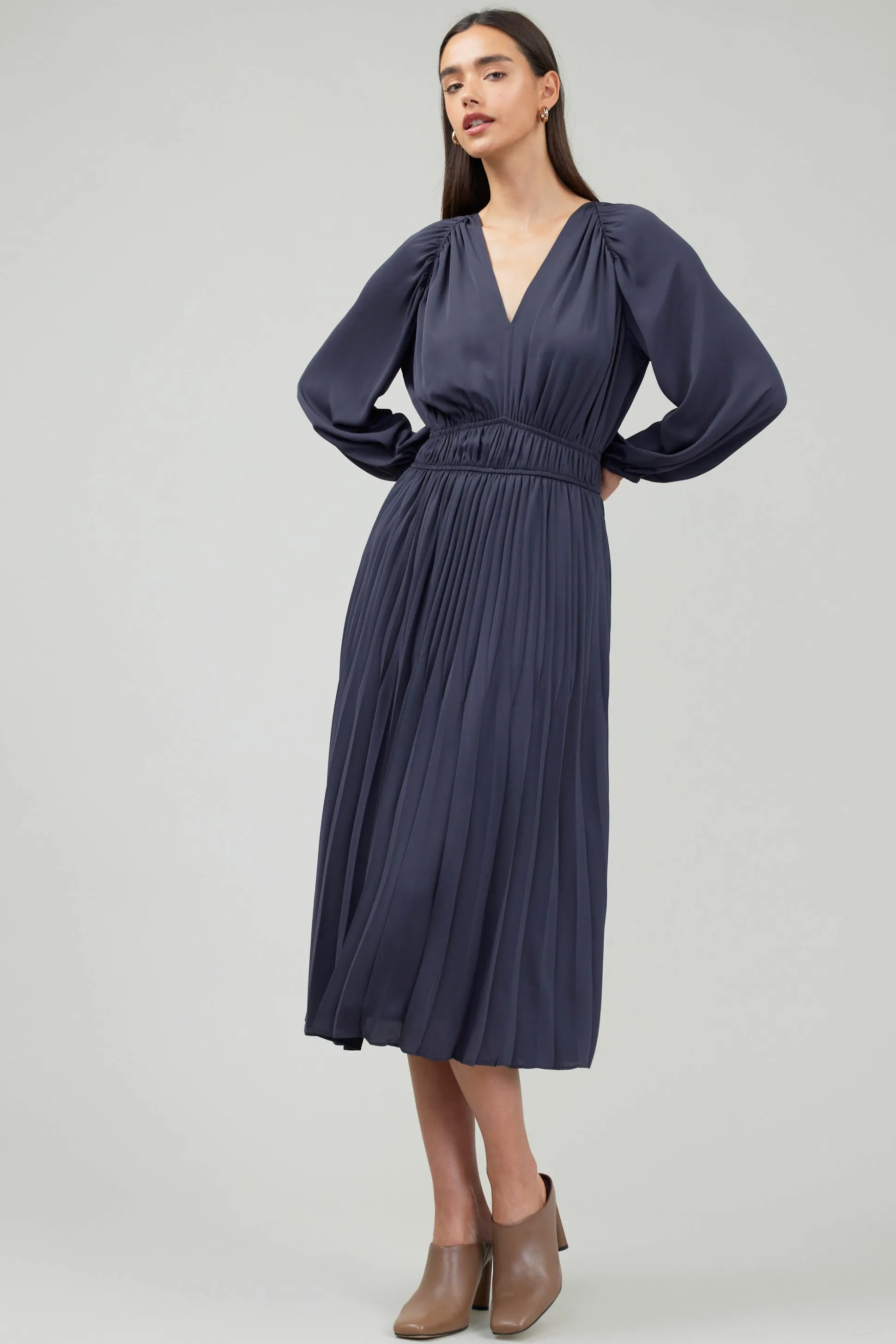 Smocked Vneck Midi Dress<Current Air New