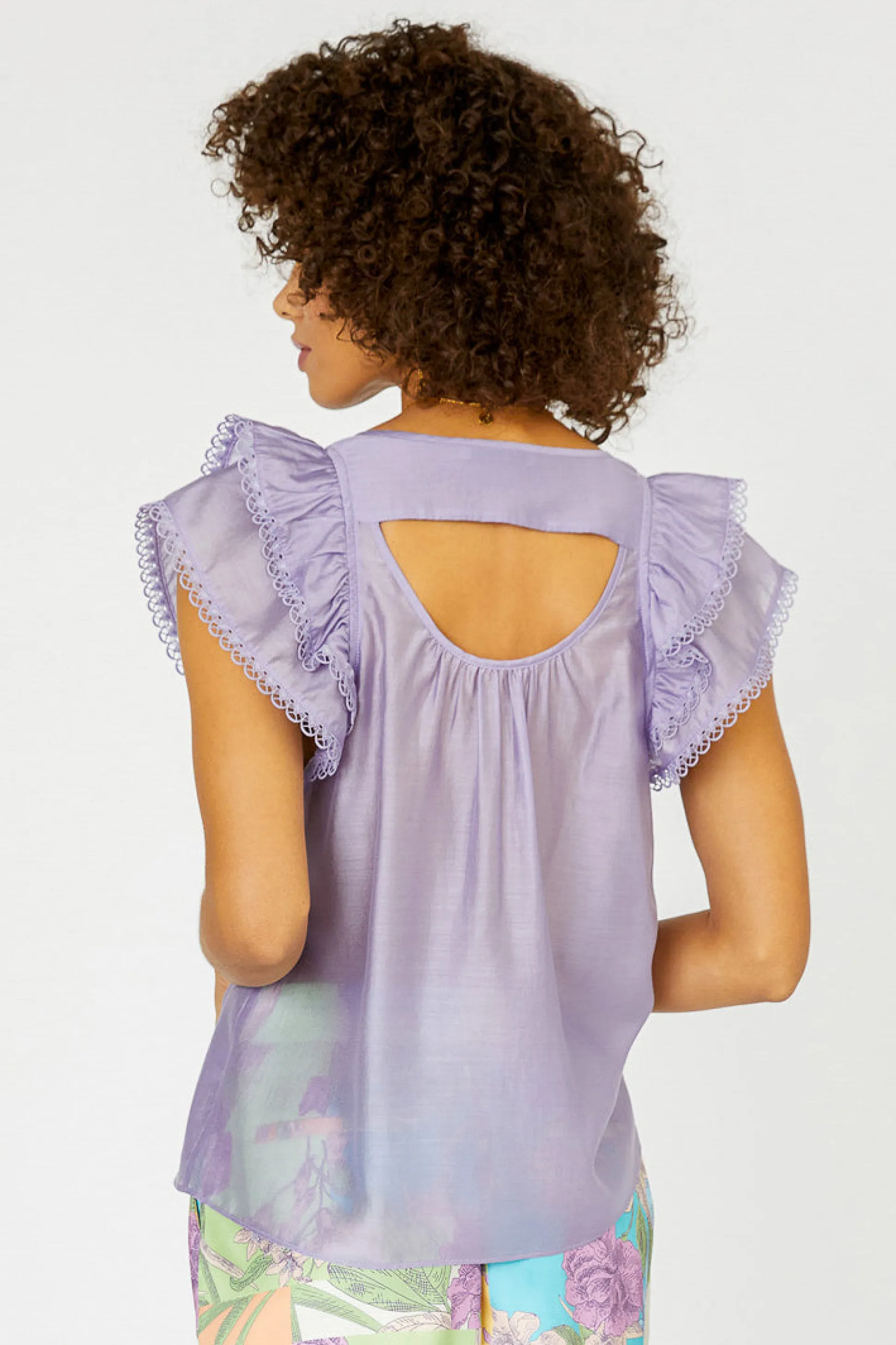 Peekaboo Flutter Sleeve Top<Current Air Clearance